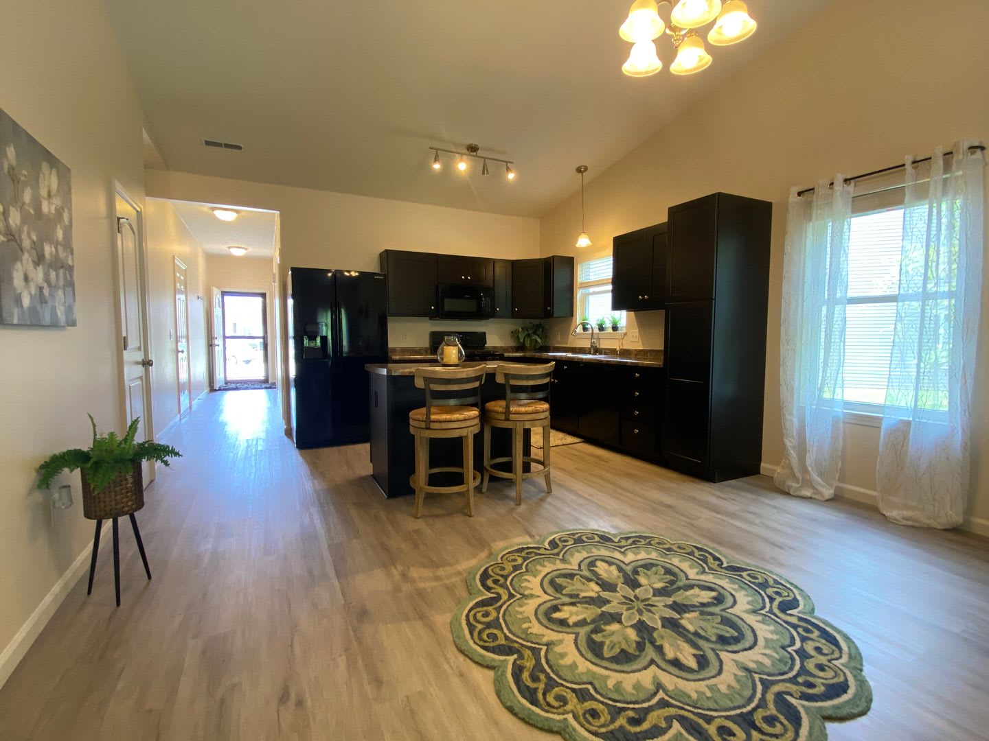 Modern 3 Bedroom Home on Bloomington's West Side – photo 2