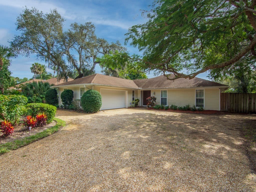 726 Flamevine Lane – photo 2