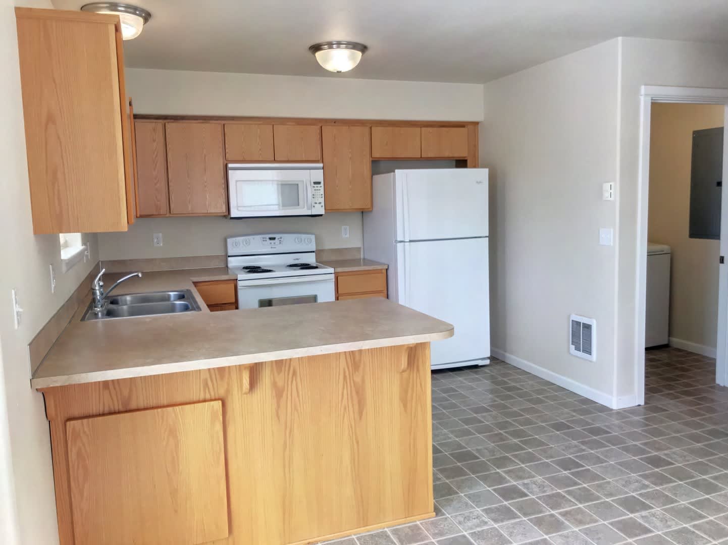 Pet Friendly town house for rent – photo 4
