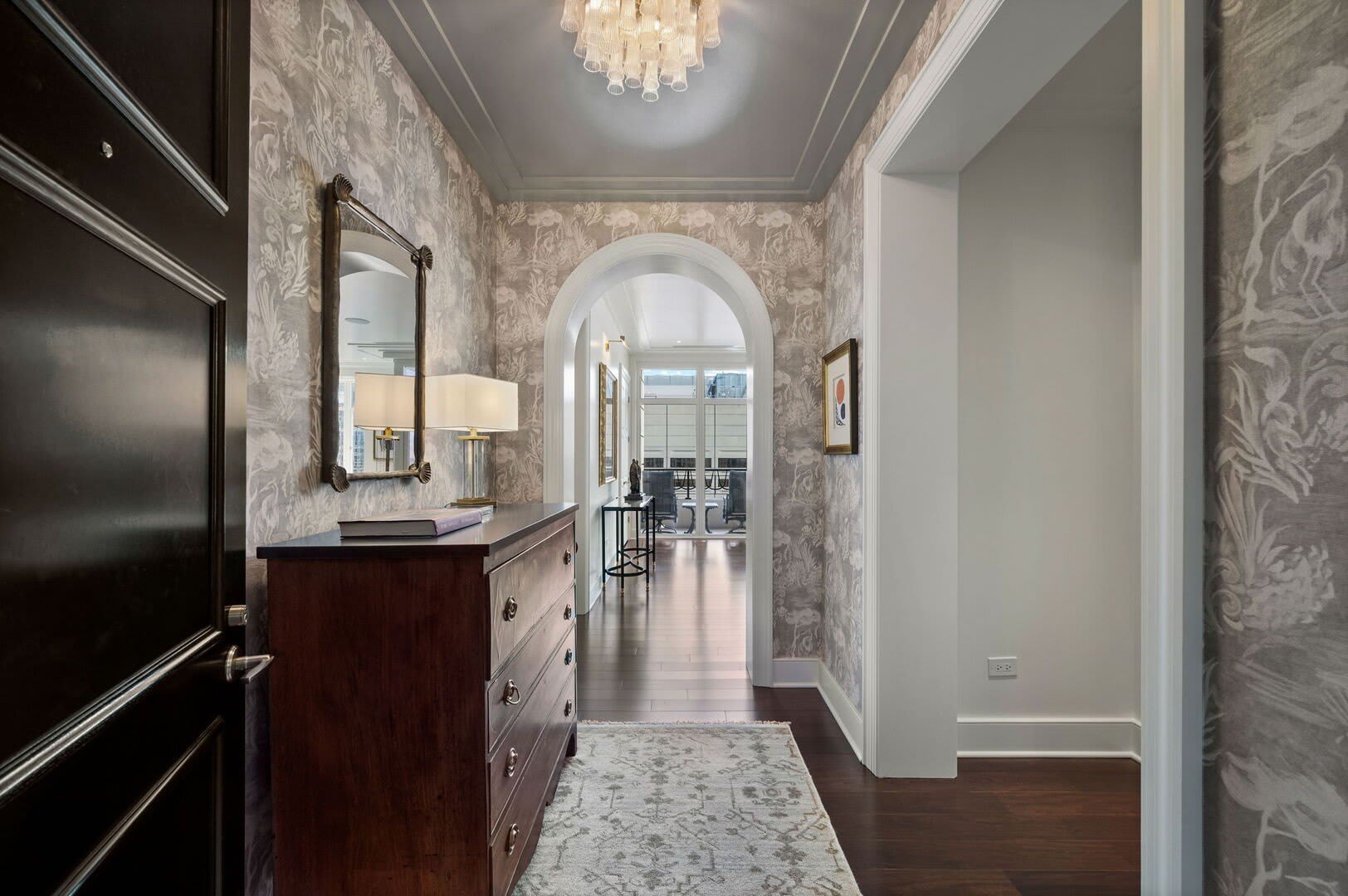 118 E Erie Street – photo 4