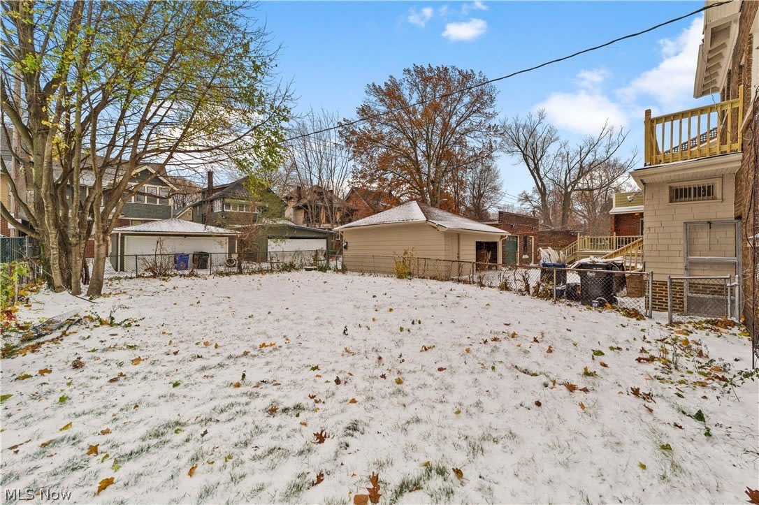 867 East Blvd – photo 4