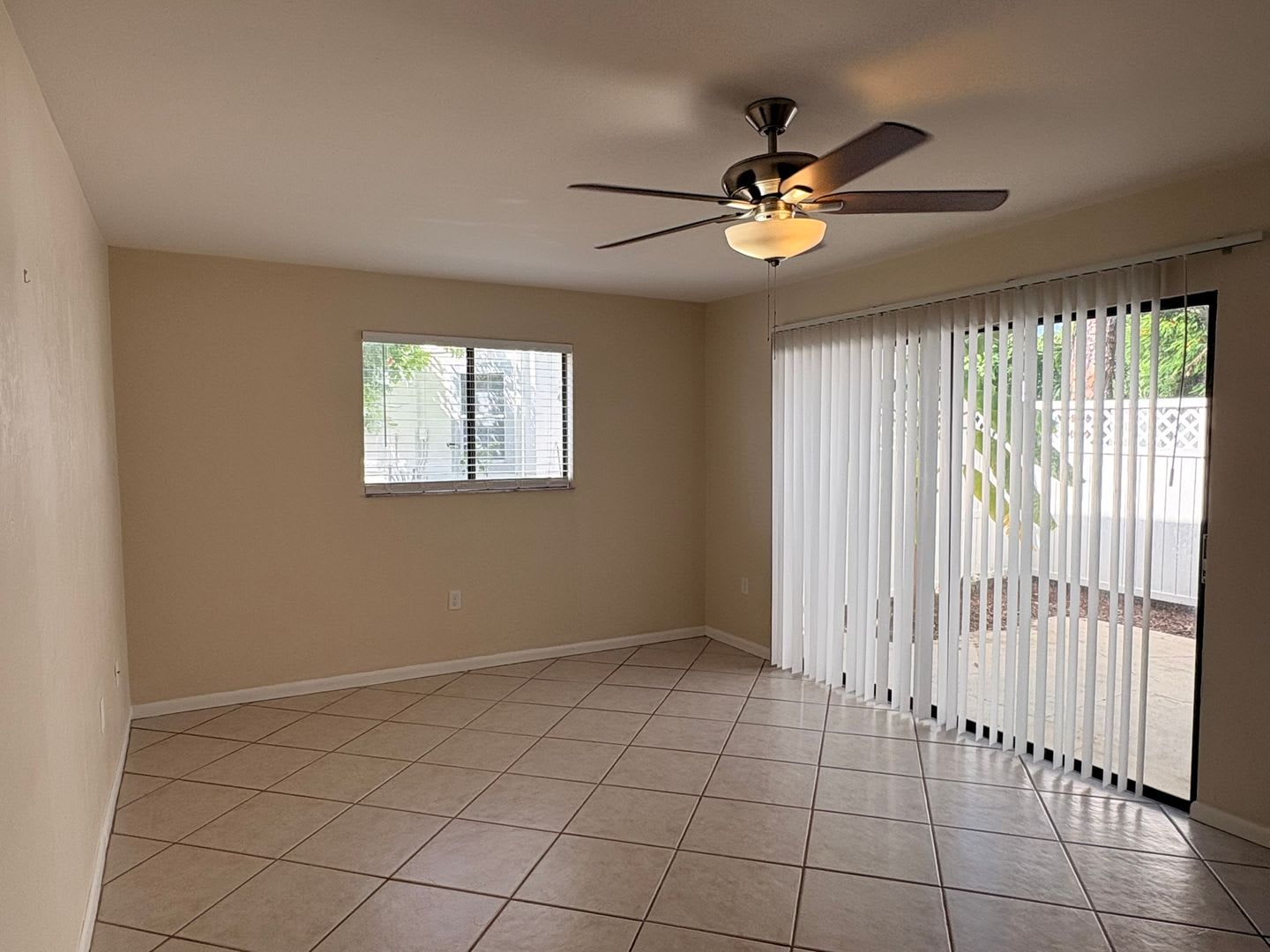 2/2 Townhome in Fort Myers for Rent – photo 5