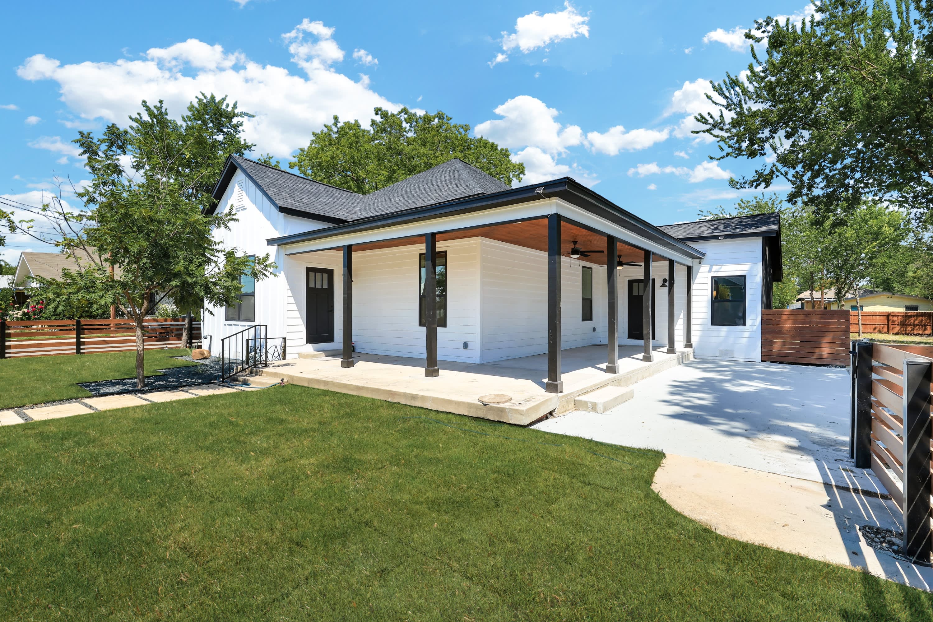 2425 Monterey Street – photo 4