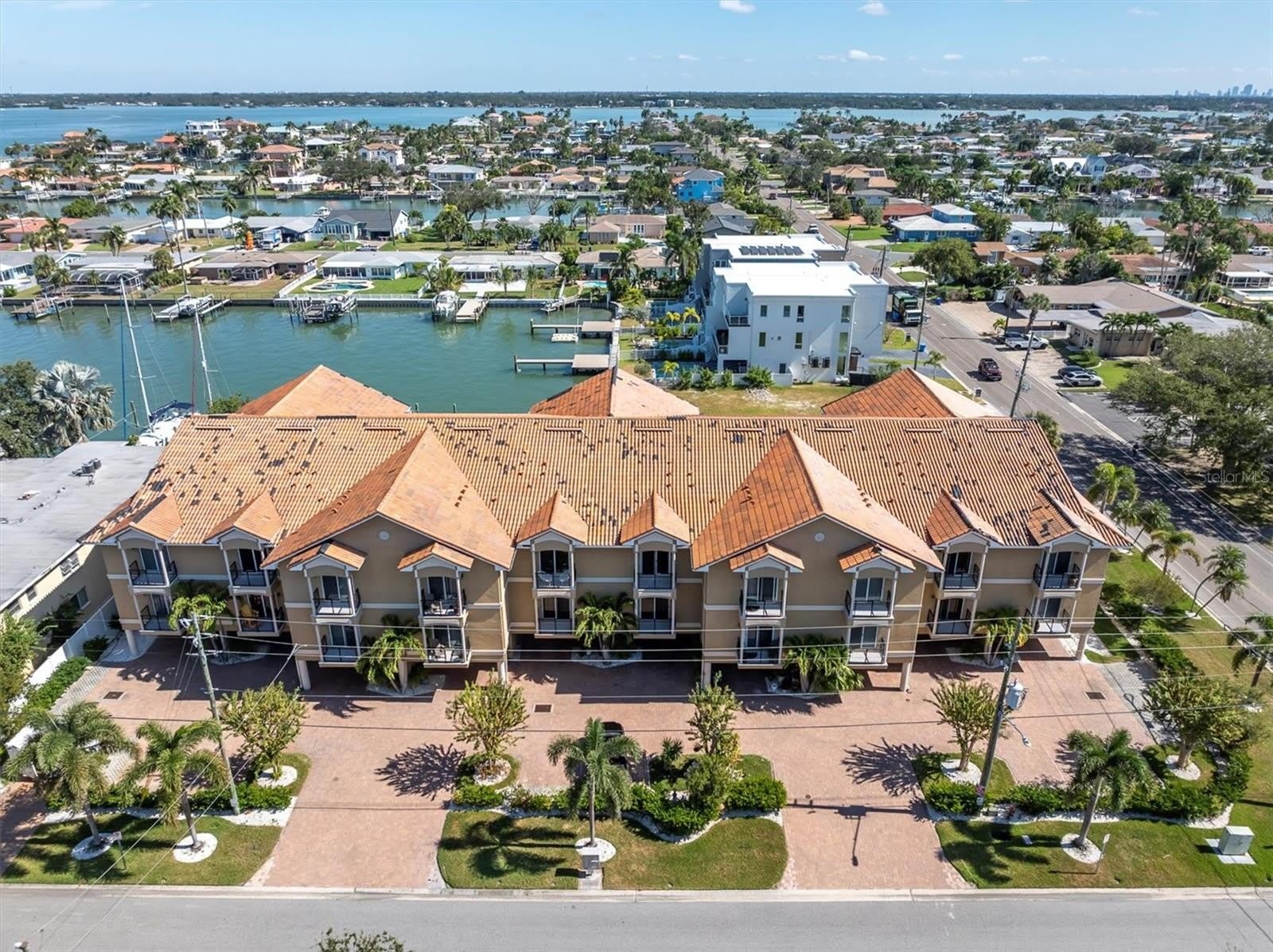 300 CAPRI Boulevard – photo 2