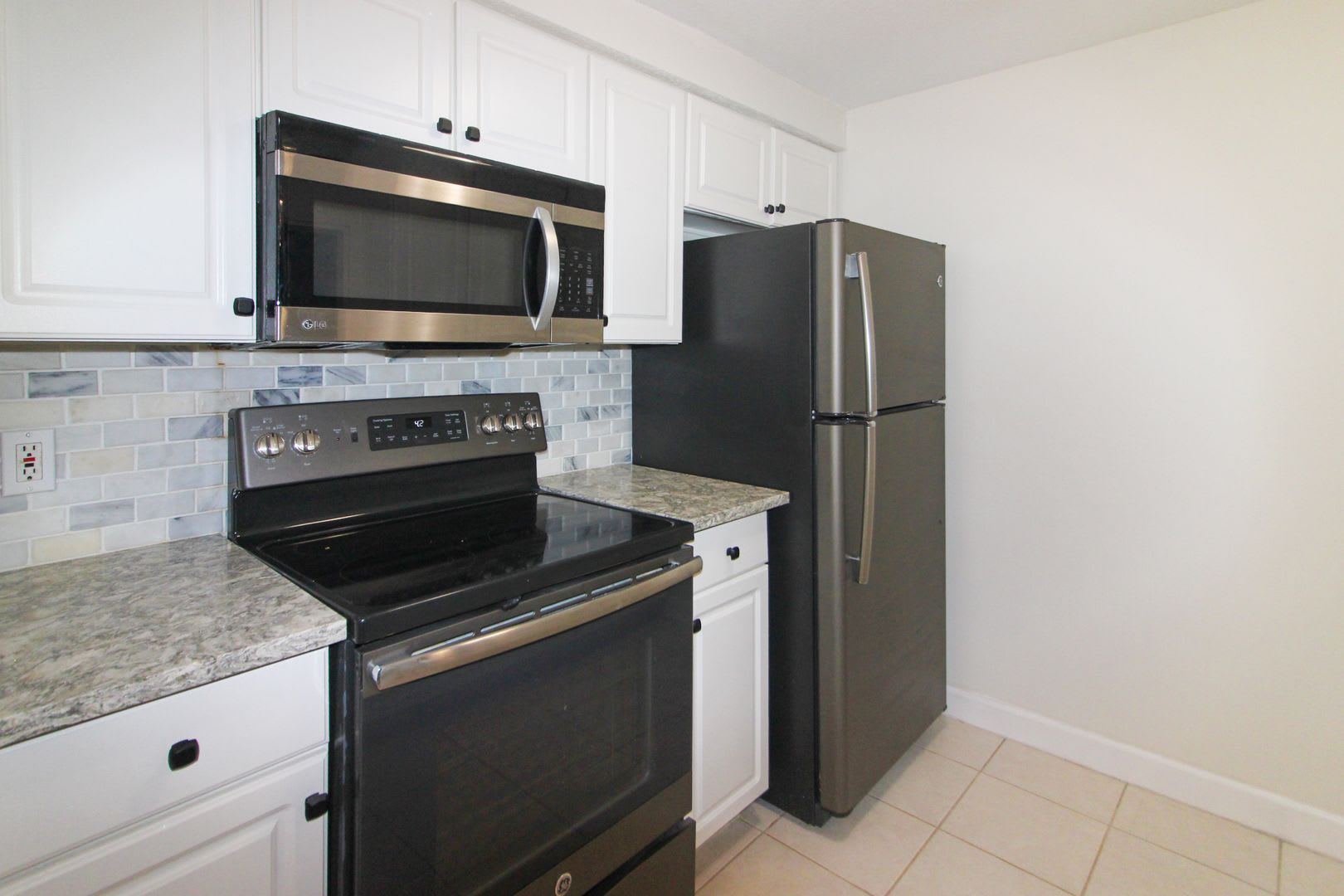 Circlewood Annual Condo For Rent – photo 5