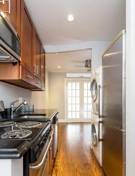 136 Orchard St – photo 4