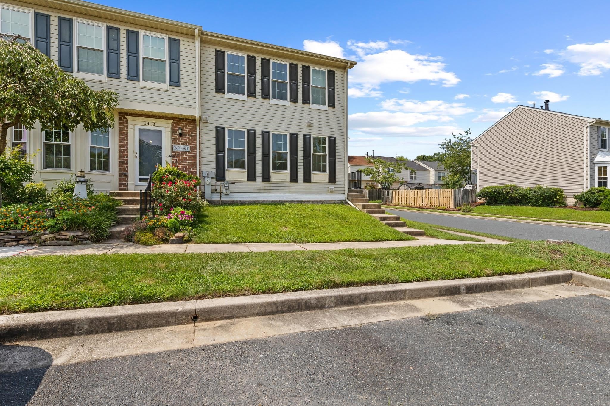 5411 CASTLESTONE Drive – photo 2
