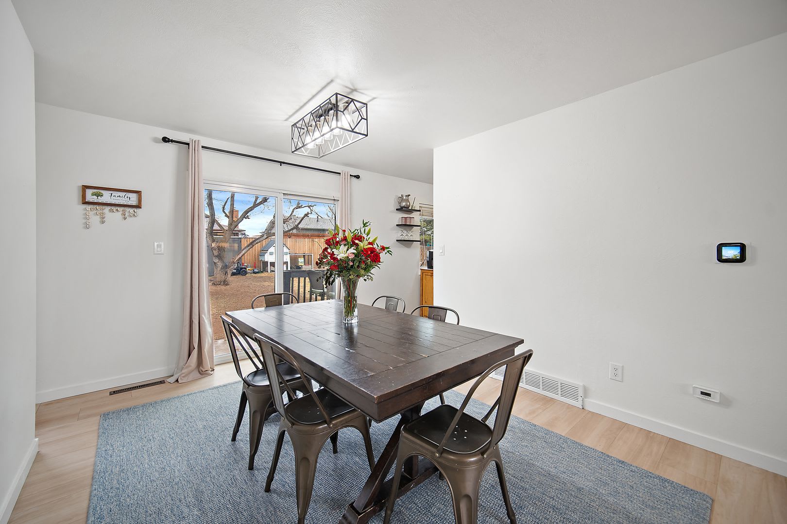 Fully Remodeled 4-Bedroom Home in Old Colorado City – photo 4