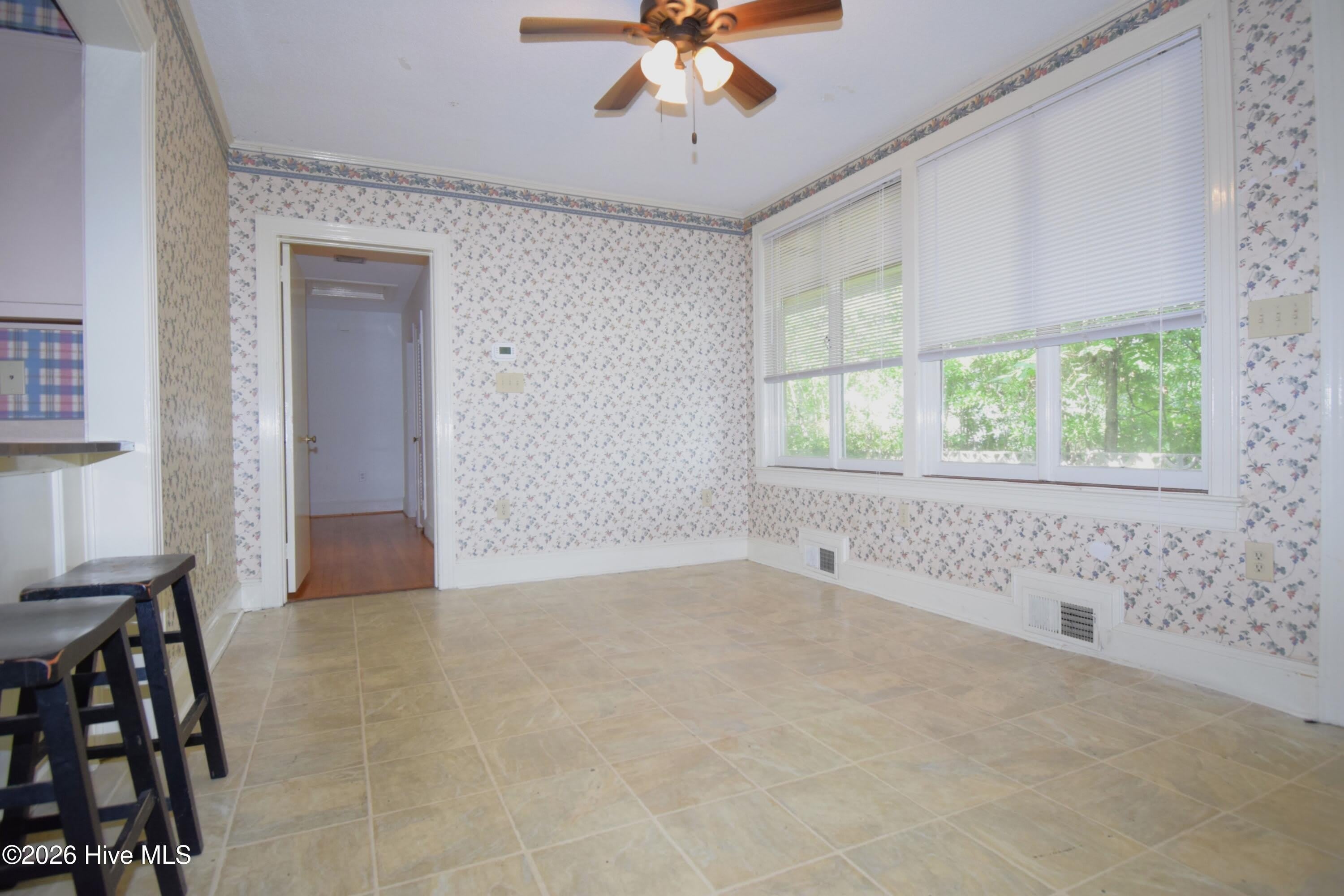 1509 E 4th Street – photo 5