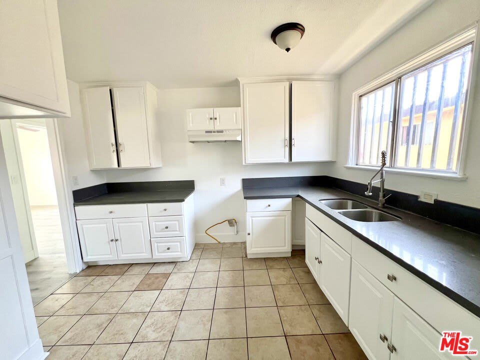 254 E Lanzit Ave – photo 5