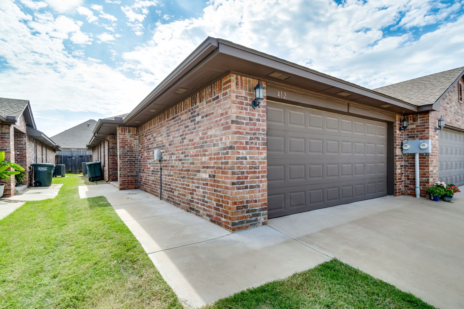 3 Bedroom 2 Bath 2 Car Garage Edmond Schools – photo 2