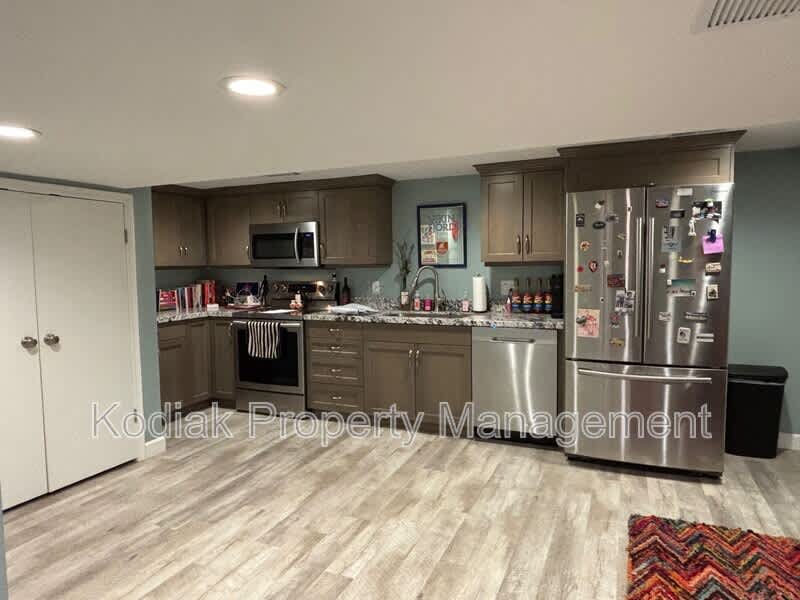1111 E 400 S – photo 1