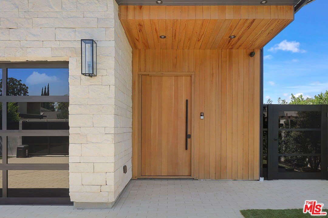 5917 Rhodes Ave – photo 4