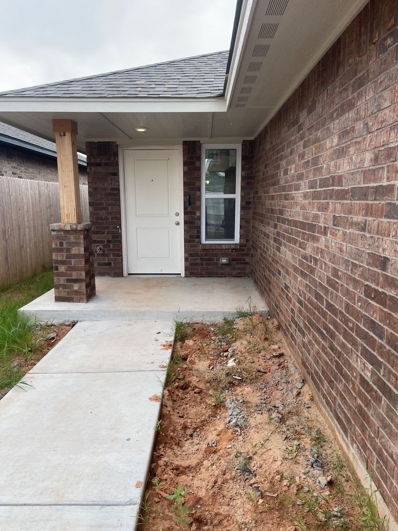 Home in Castleberry Villas – photo 2