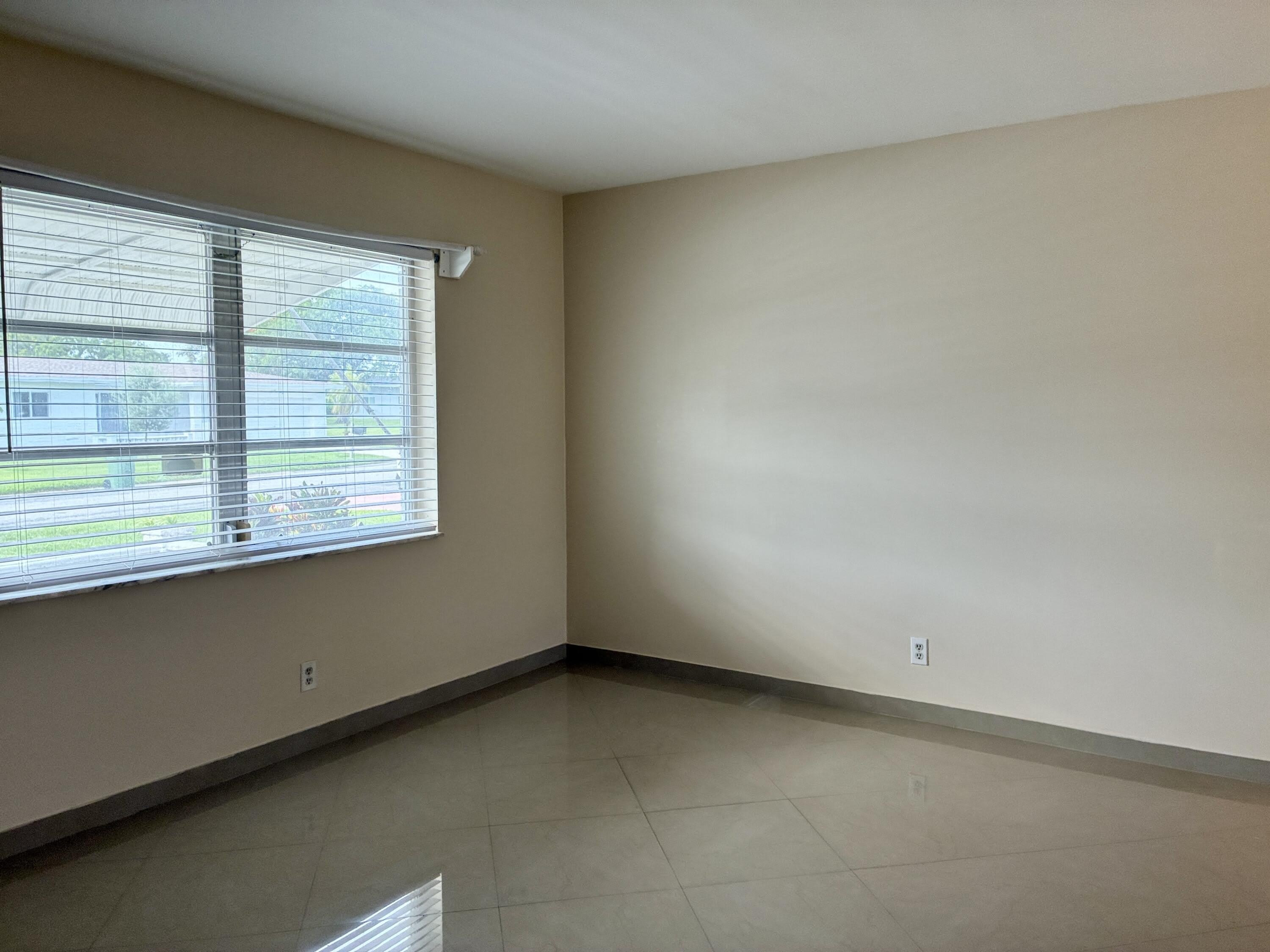7470 NW 7th Place – photo 3