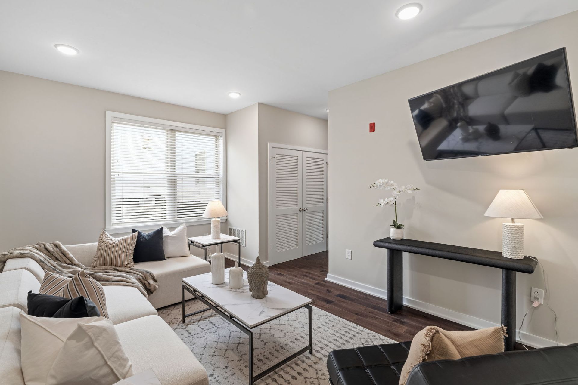 Temple Apartments – photo 4