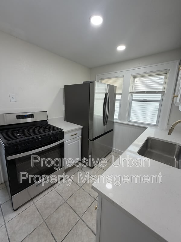 4345 West 48th Street – photo 2