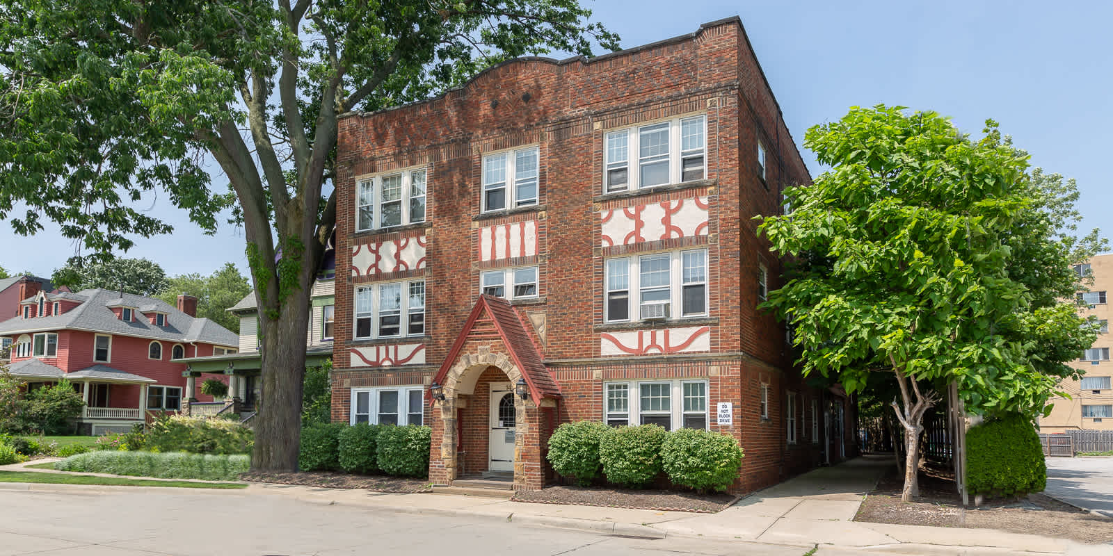 Grace Apartments – photo 2