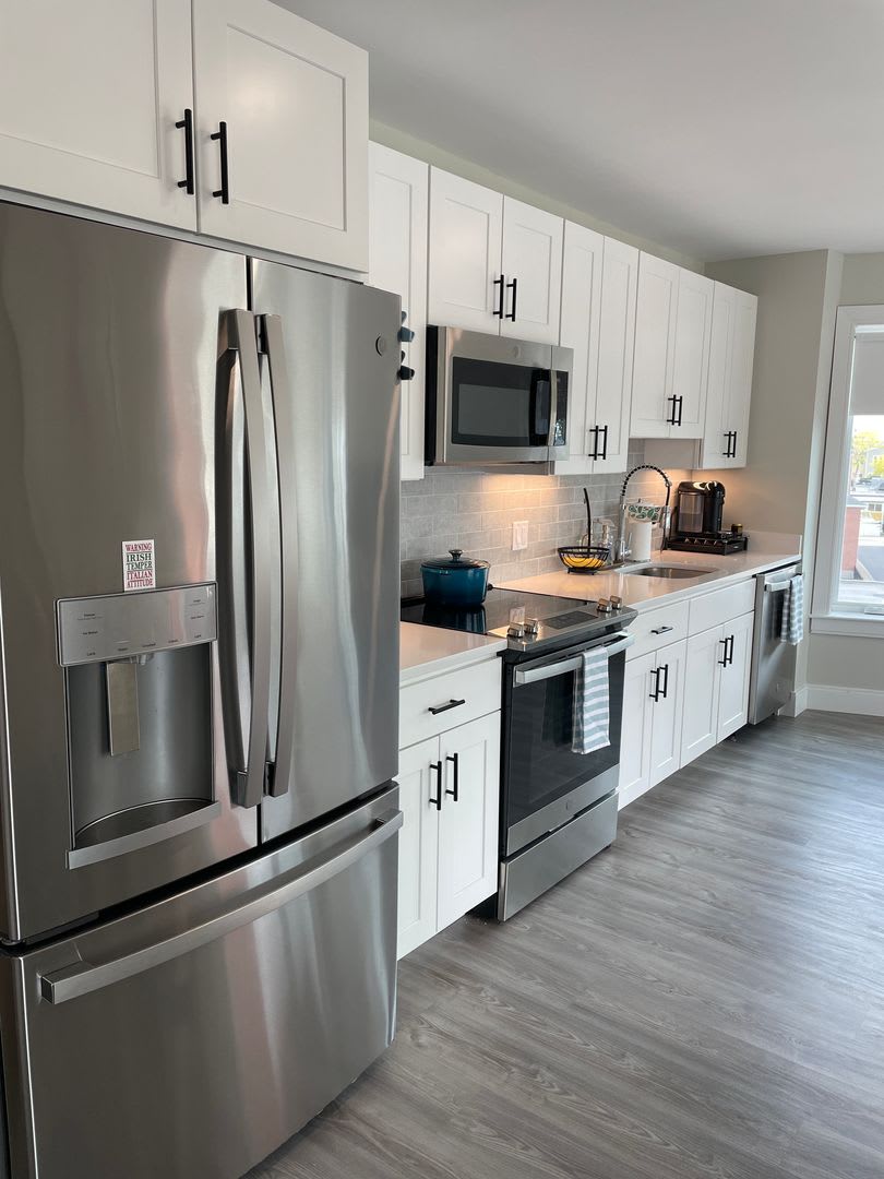 2-Bed in Southie with Central AC, In-Unit Laundry, and No Fee – photo 3