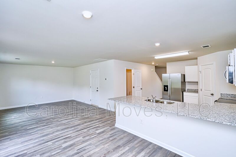 321 Long Grove Lane – photo 4