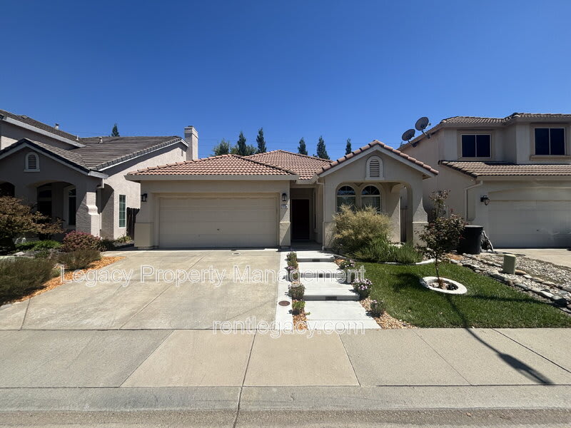 1724 Magenta Dr – photo 1