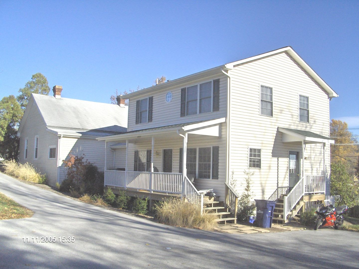 3 Bedroom 1 Bath Duplex – photo 2