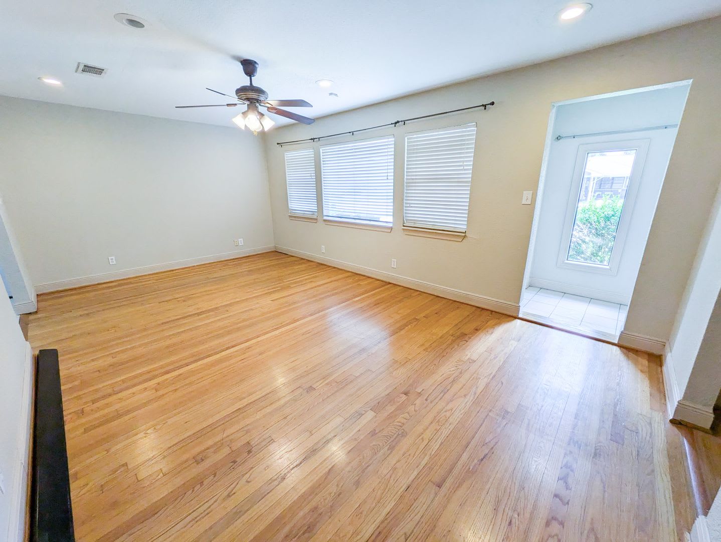 5031 Simpson Avenue, Groves, TX 77619 – photo 3