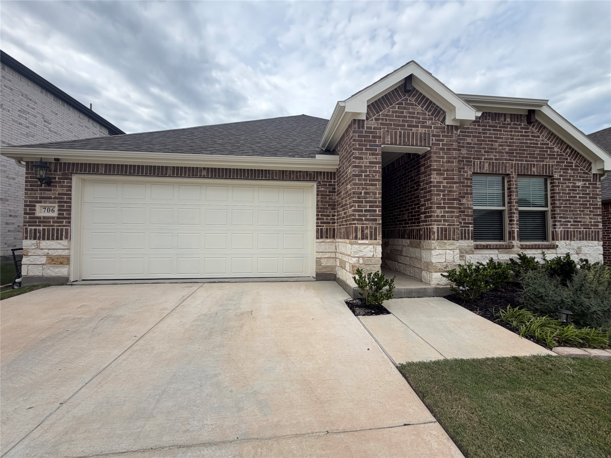 706 Easthill Drive – photo 1