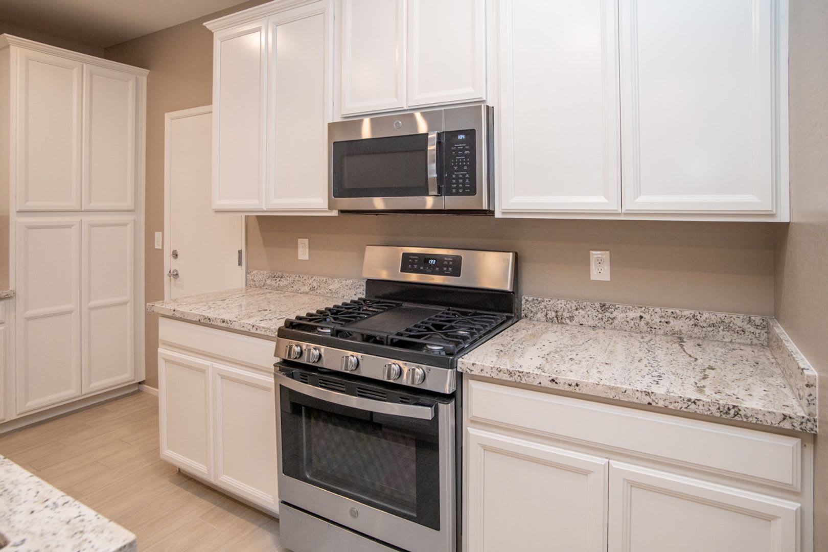Great Townhome 3/2 in Santa Rosa Community in Summerlin!!! – photo 4
