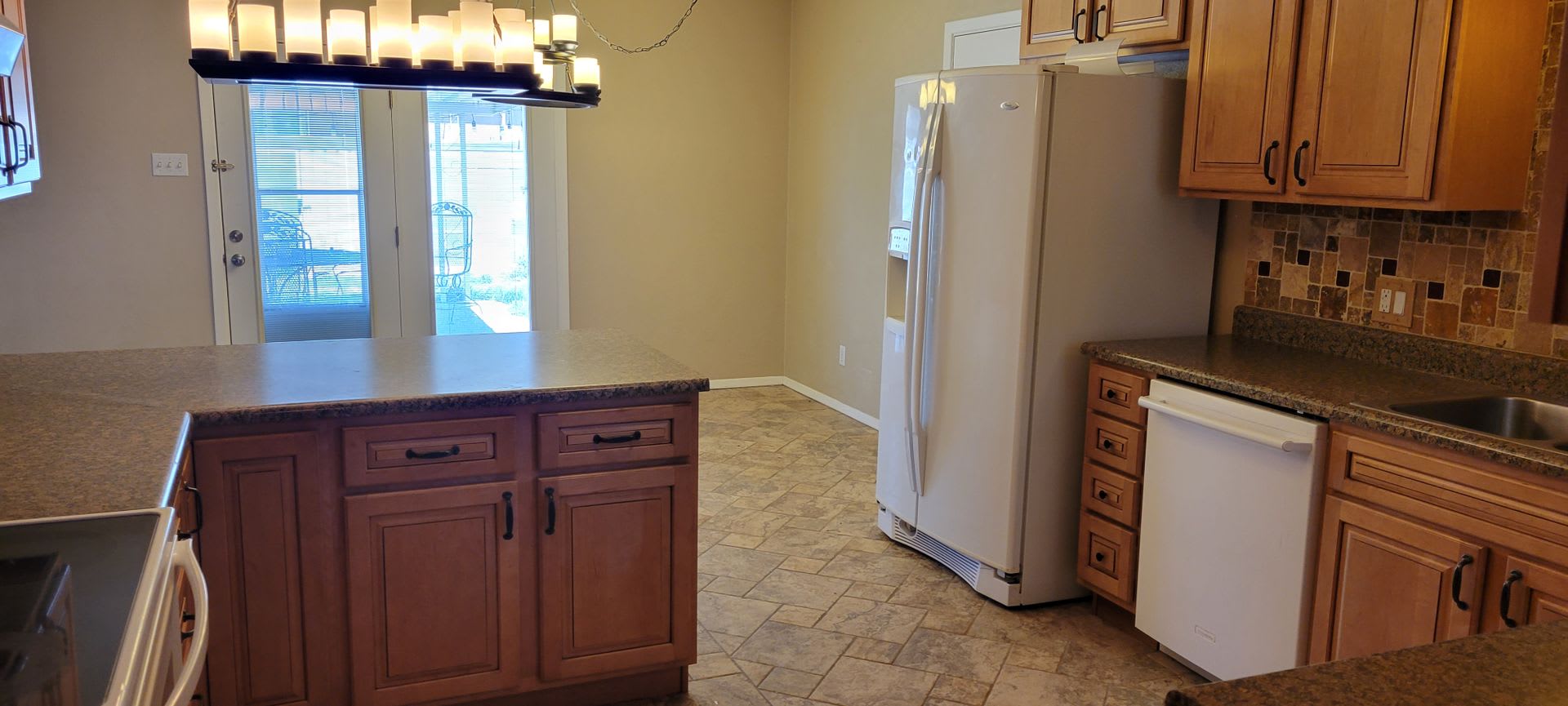 LARGE HOME ON QUIET STREET – photo 4