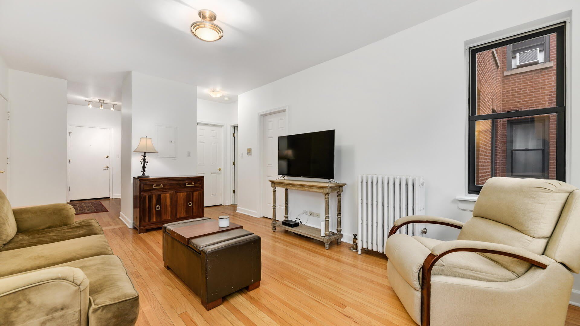 1850 W Lunt Avenue – photo 5