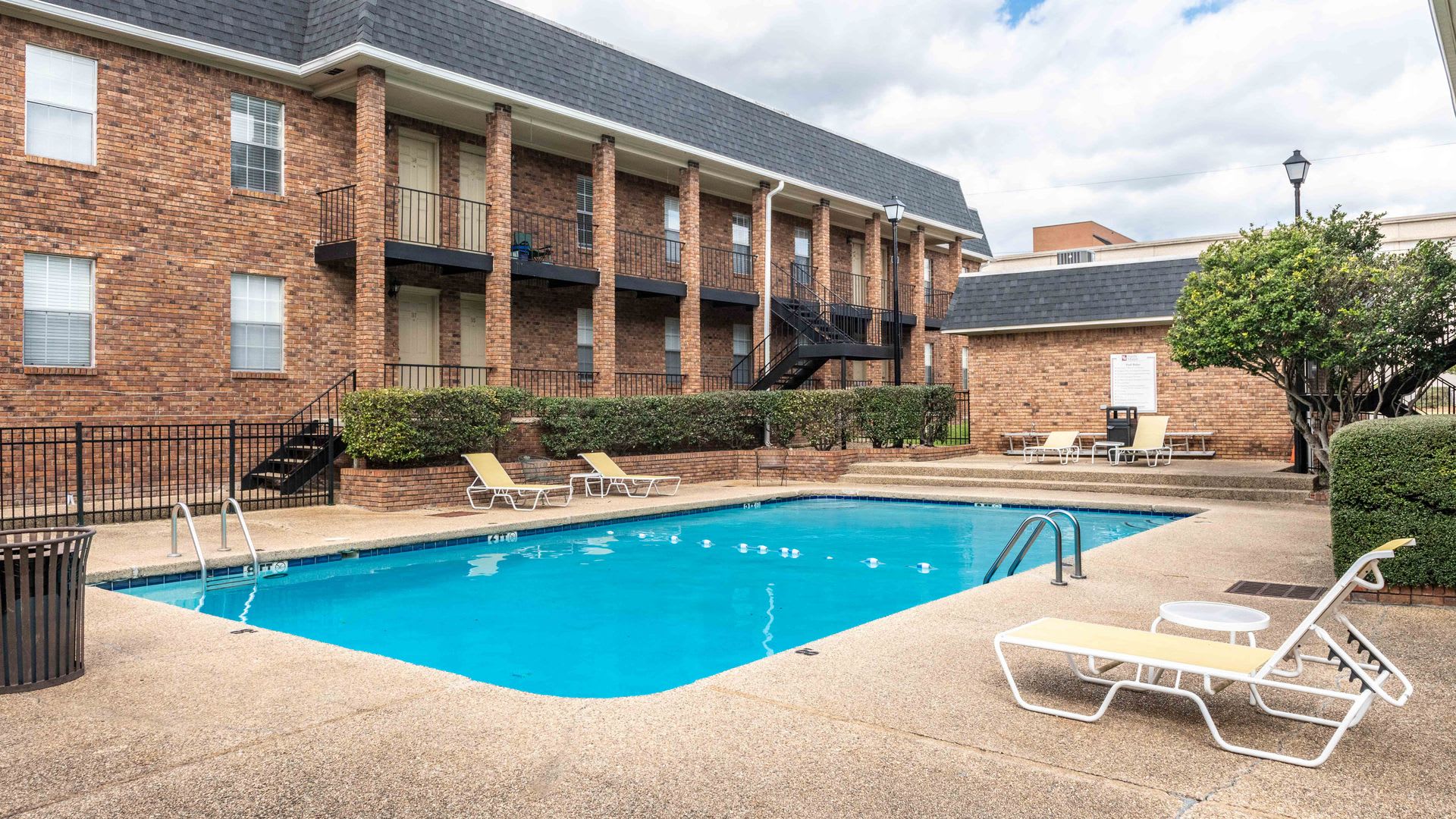 Hardy Manor Apartment Homes – photo 3