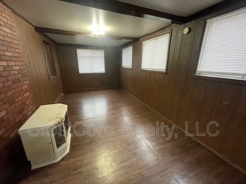 1185 Wright Rd – photo 2