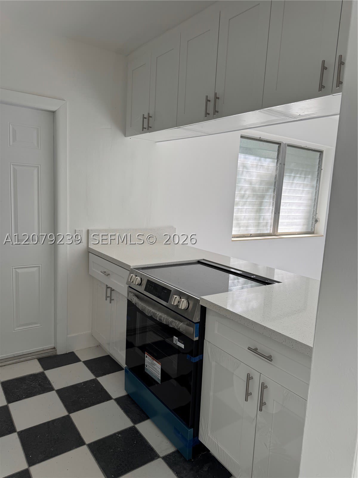 8017 Byron Ave – photo 5