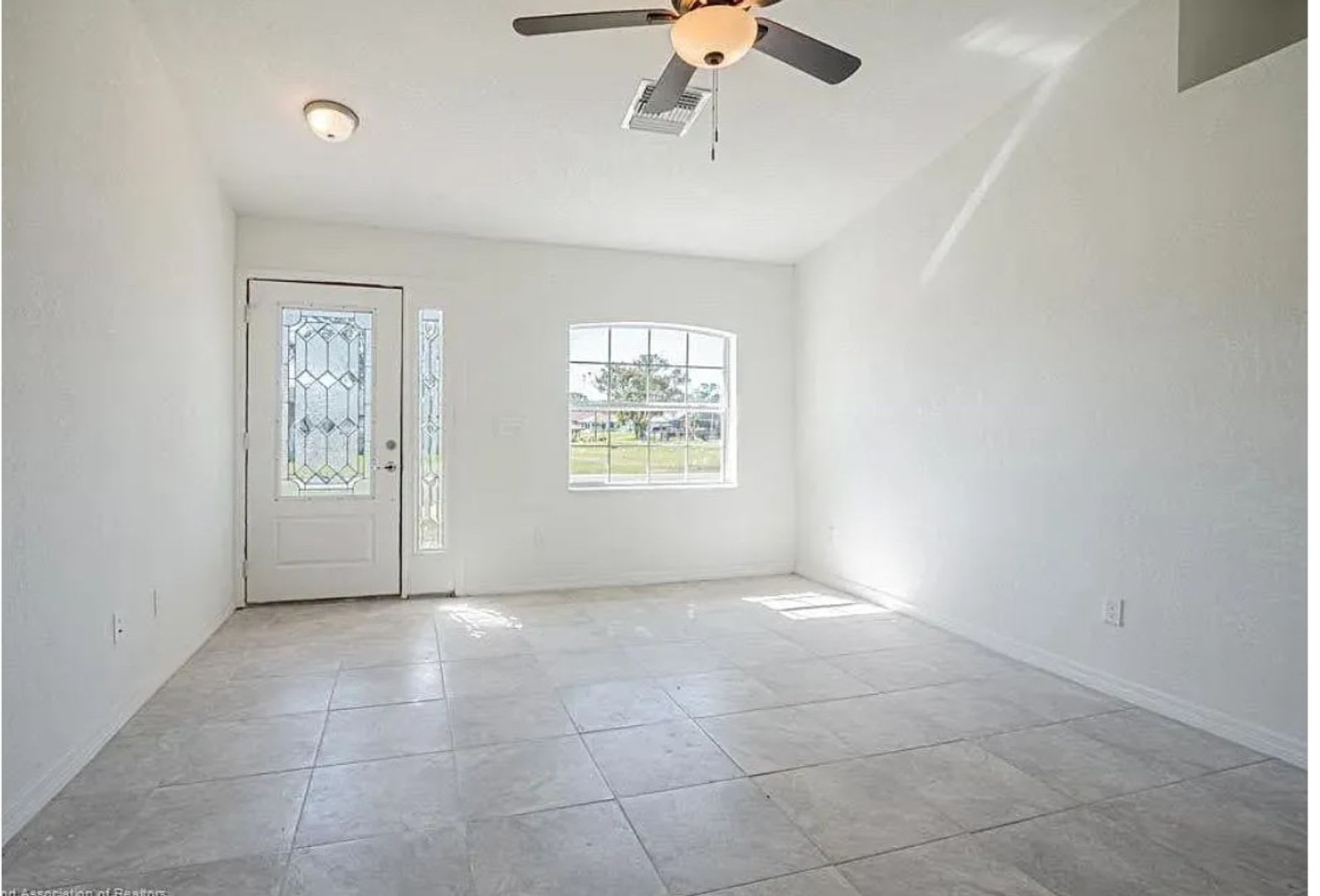 3/2/1 Single Family Home Available – Cozy, Peaceful Living in Lake Placid – photo 3