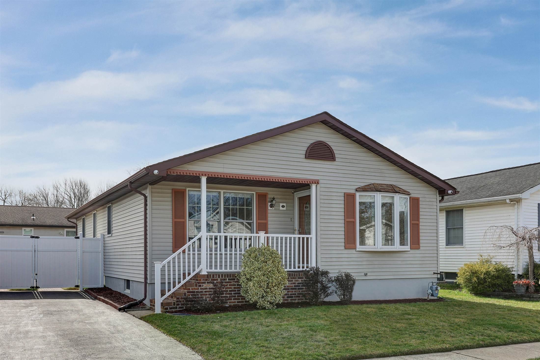 16 Pine Tree Lane – photo 1
