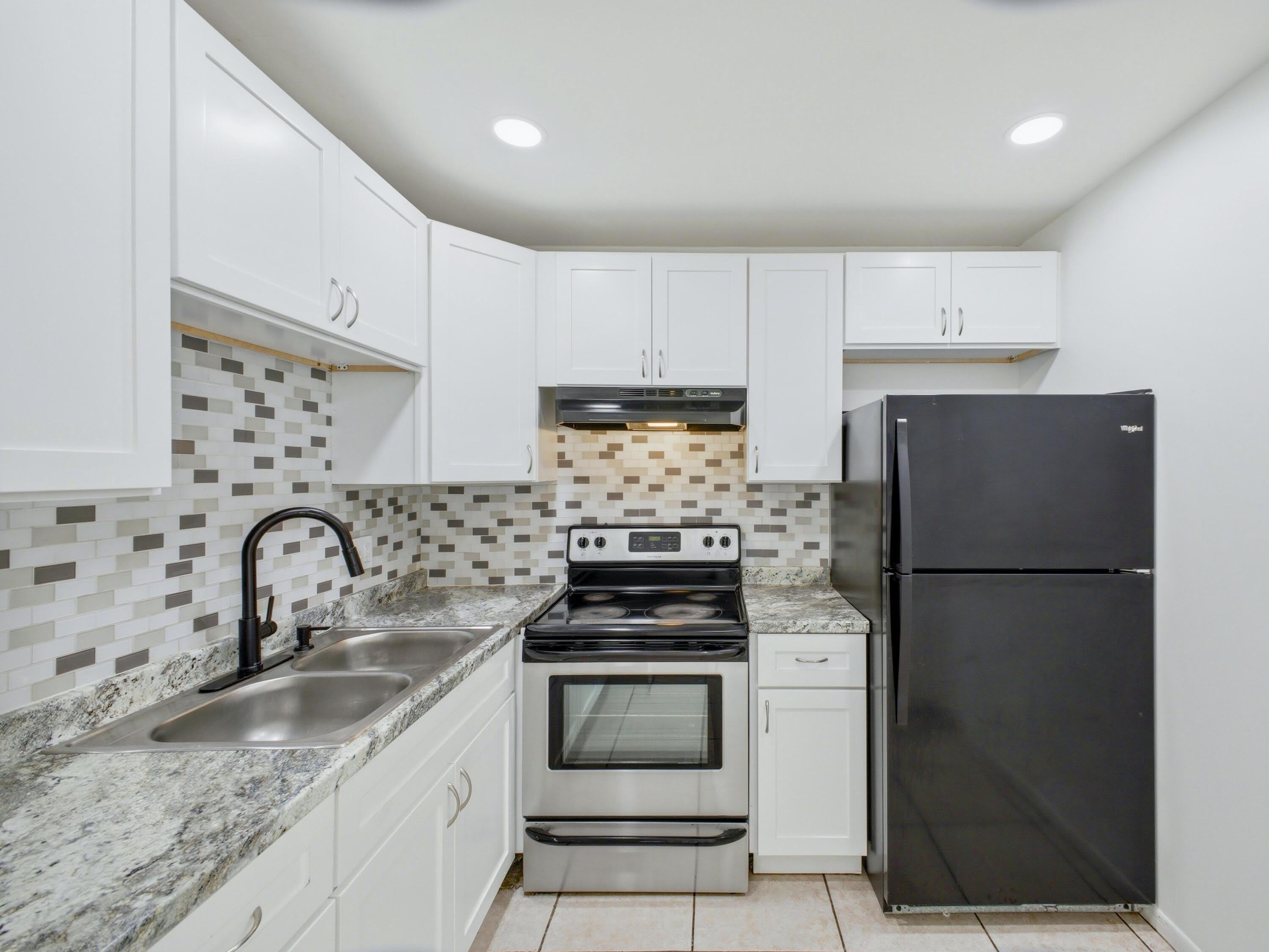 6289 Lear Drive – photo 4