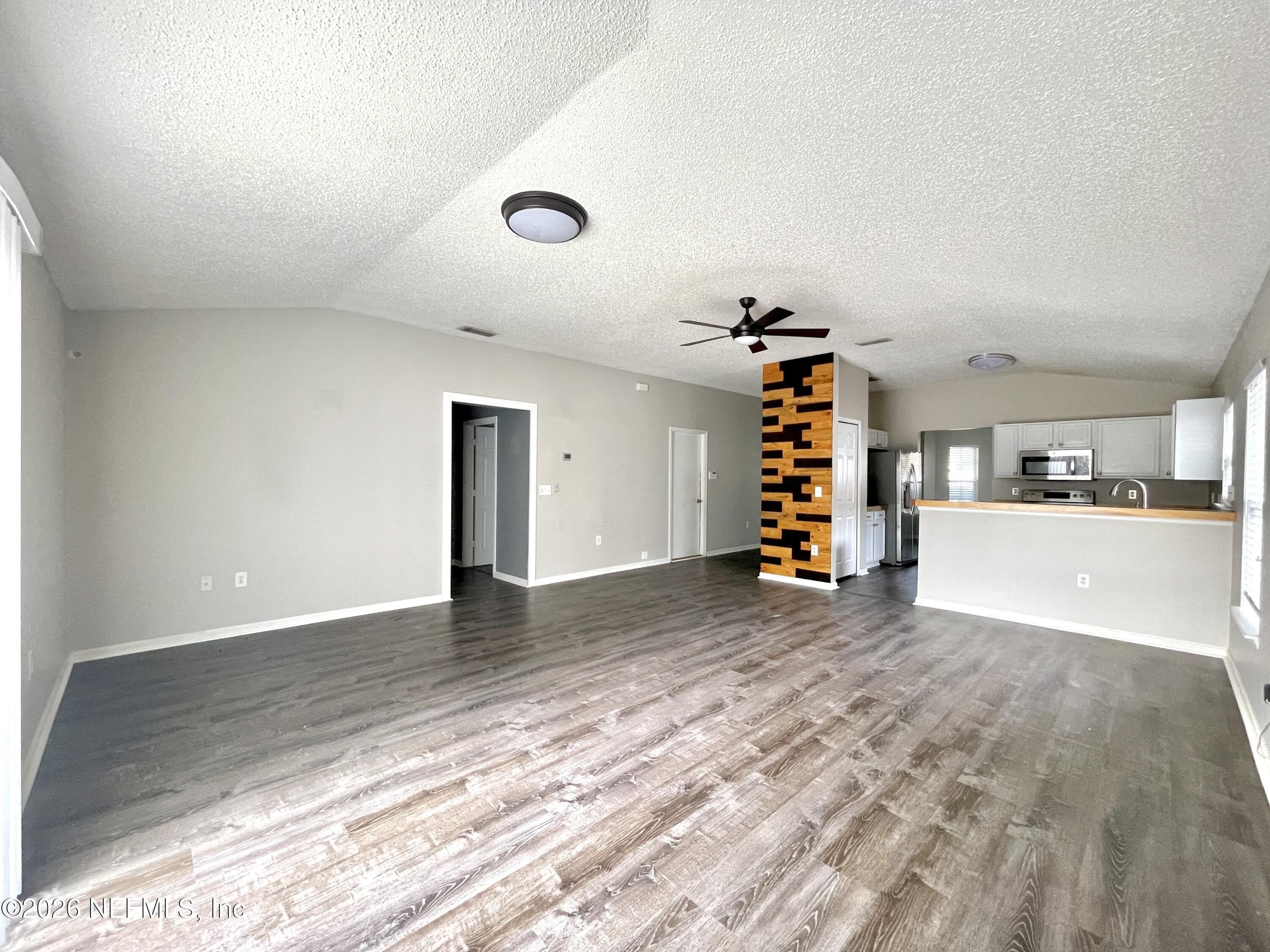519 CHANCELLOR Drive E – photo 3
