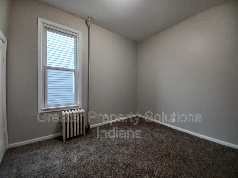 1719 Sheridan AveLower – photo 5