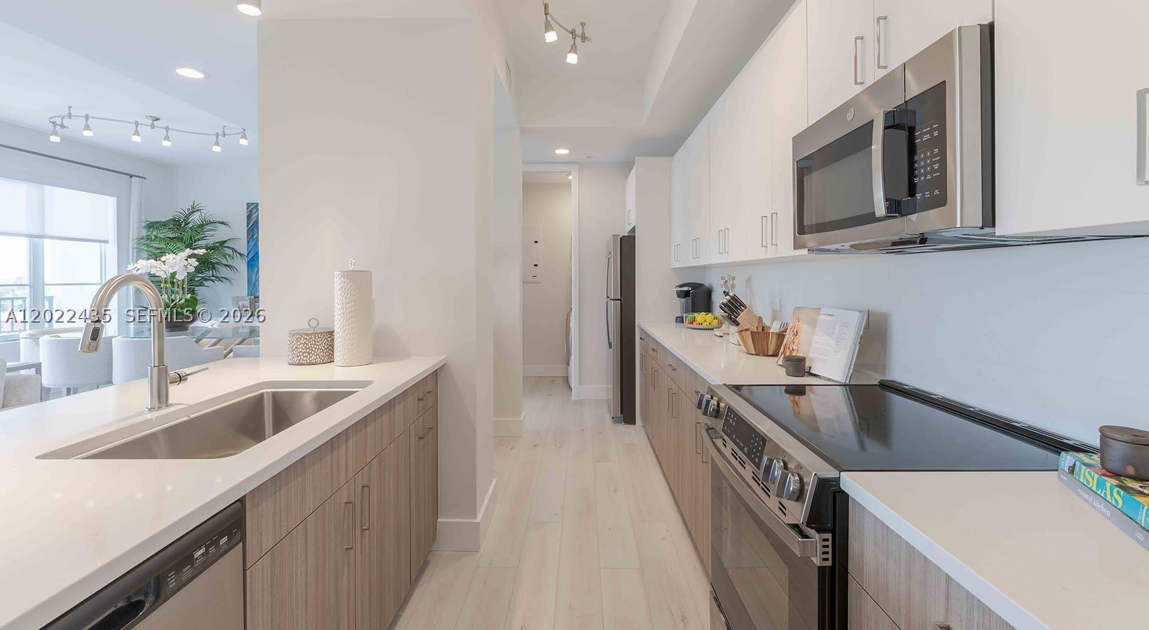 151 NE 5th Ave – photo 2
