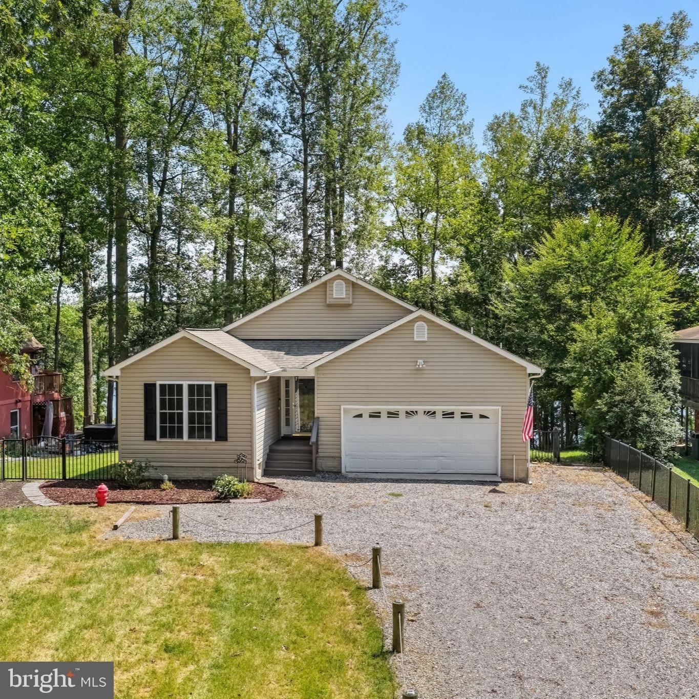 686 LAKE CAROLINE Drive – photo 3
