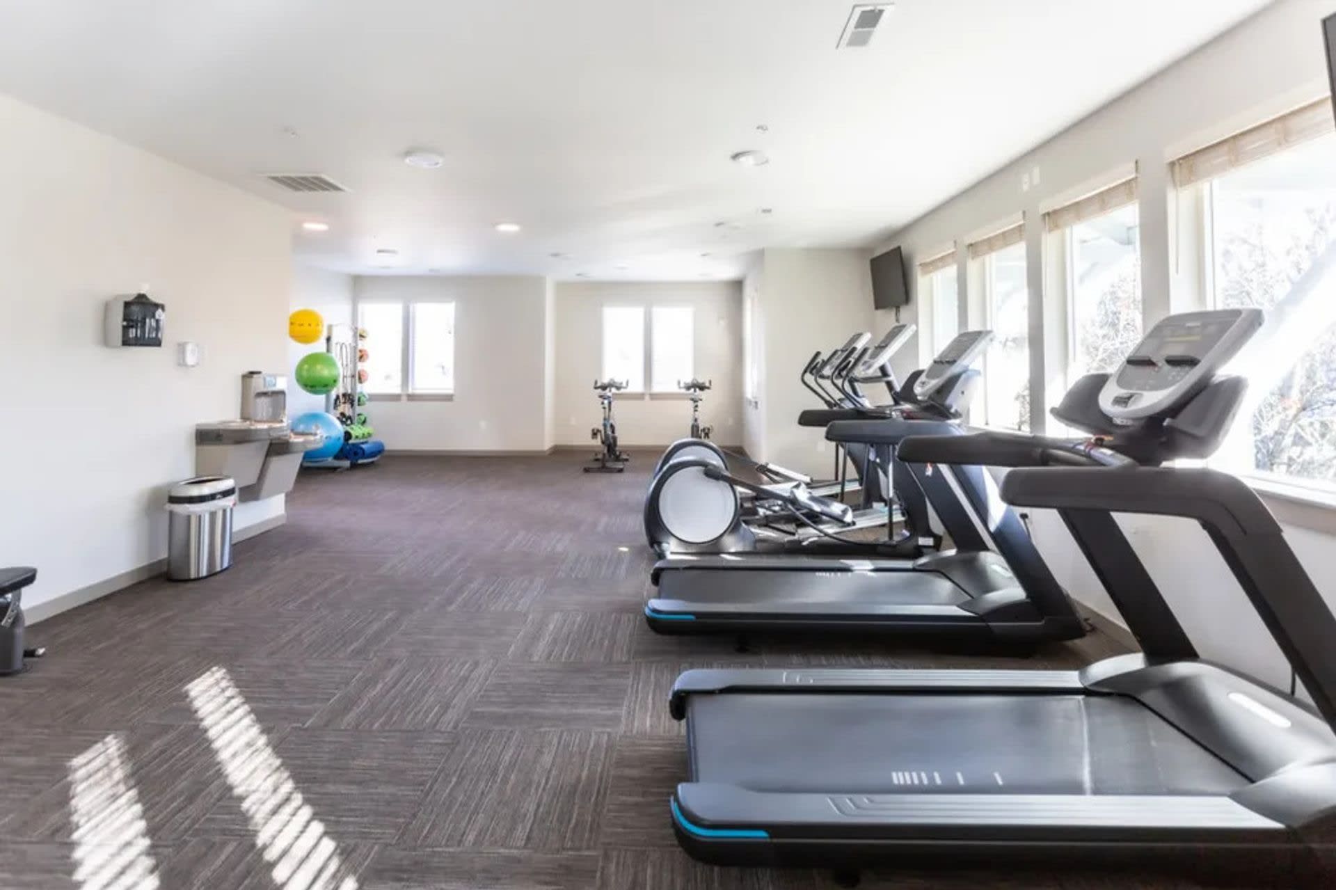 Northbrook Village Apartments – photo 4