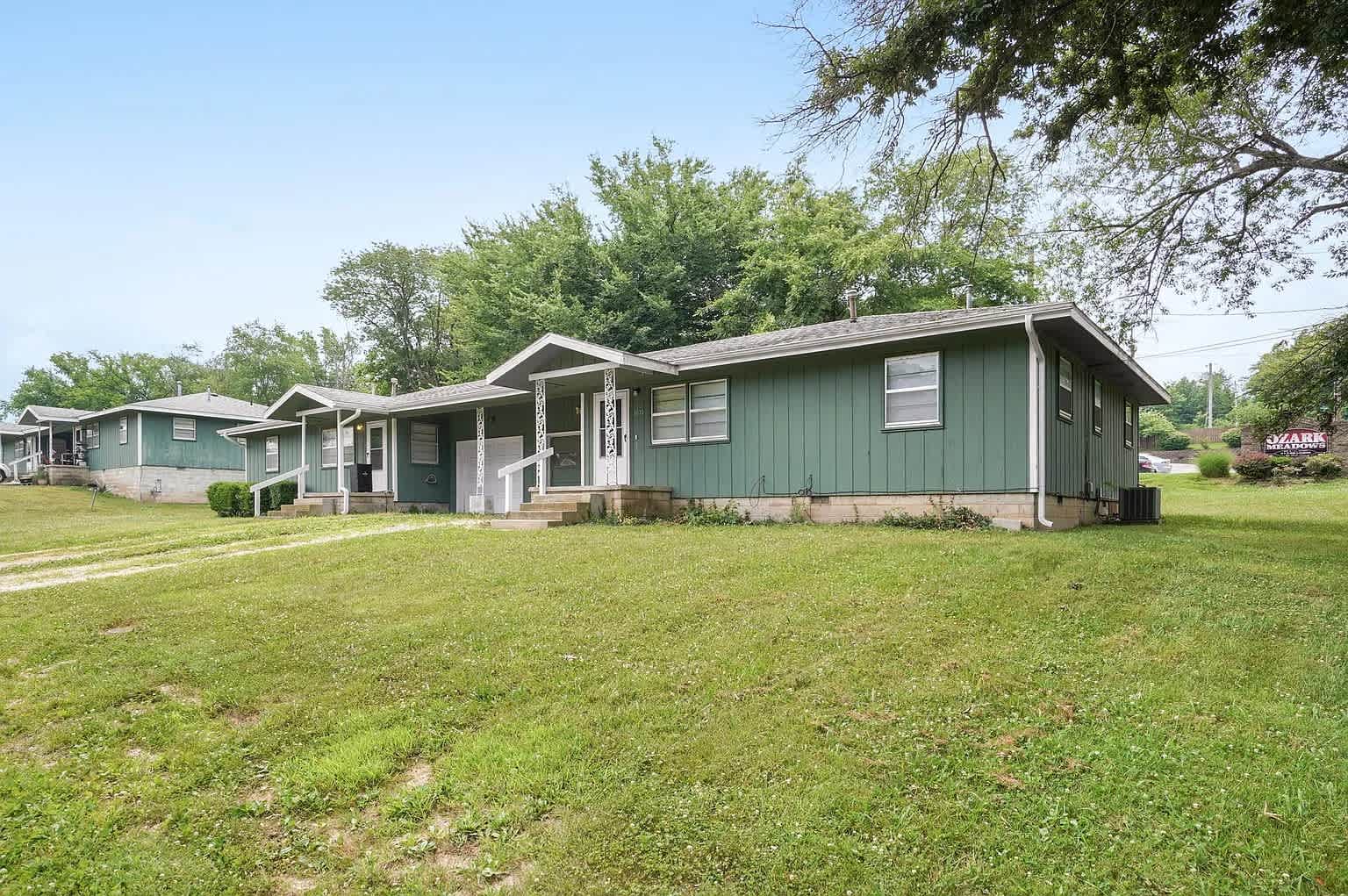 1010 W Lakewood St – photo 2
