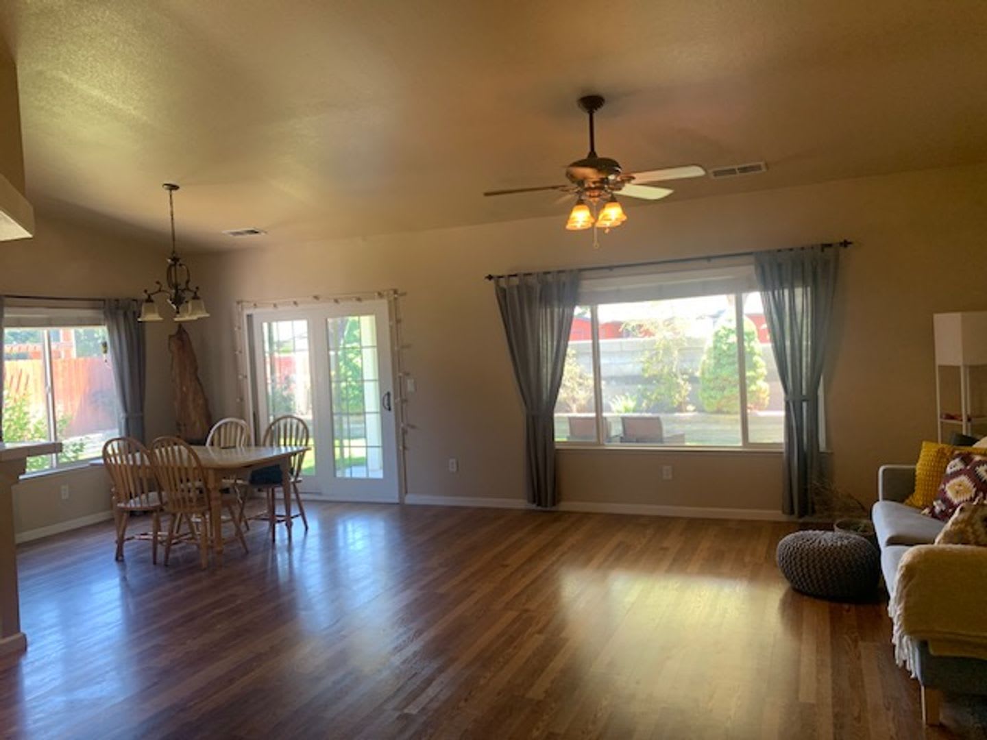 3/2/2 Home in Gardnerville, Chichester neighborhood – photo 4