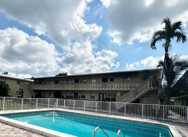 1318 S Federal Highway – photo 1