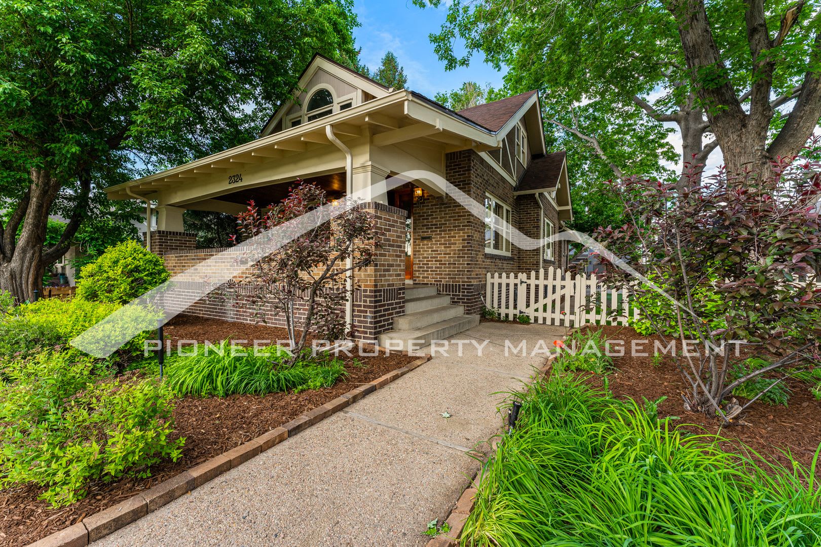 Beautiful Home with Swamp Cooler and Parking – photo 2