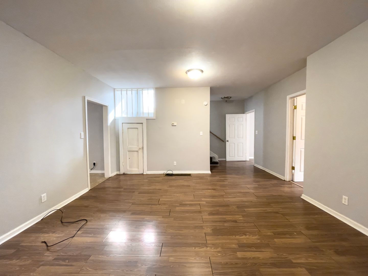 Pet‑Friendly 4BR Walk to Ball State, in unit Washer/dryer and hardwood floors! – photo 5
