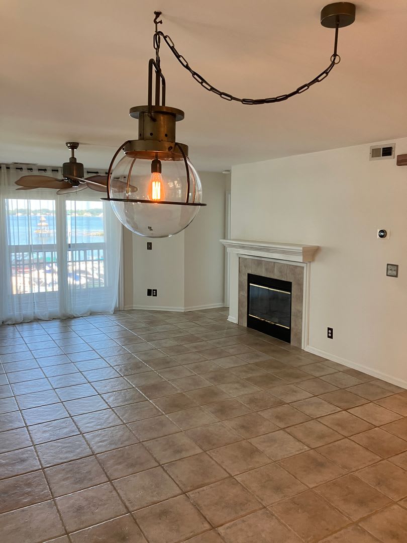 Lovely Waterfront Condo Davidson – photo 3