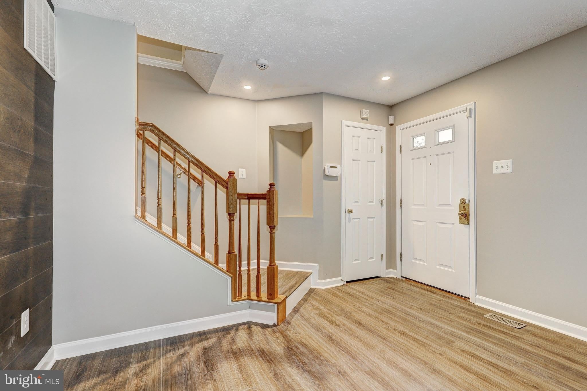 9306 VANGUARD Court – photo 2