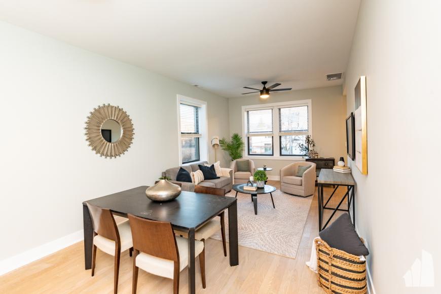 2026 W Montrose – photo 3
